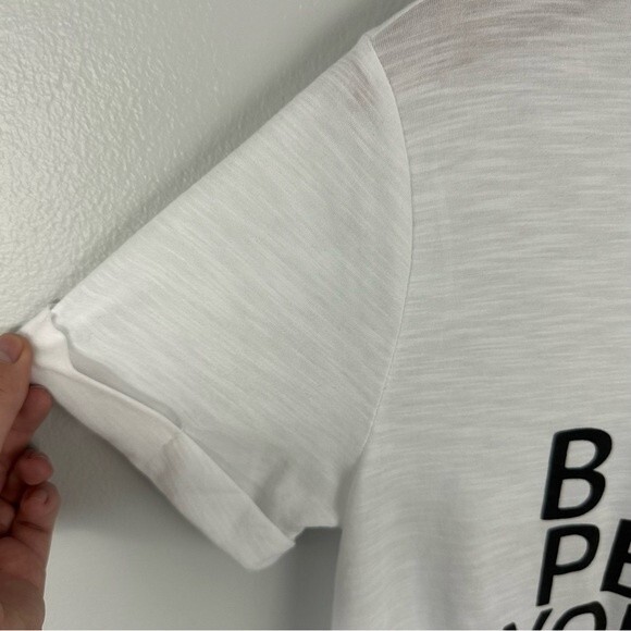 Buckle Be The Person Your Dog Thinks You Are Graphic Tee NWT Size Small - Picture 5 of 12